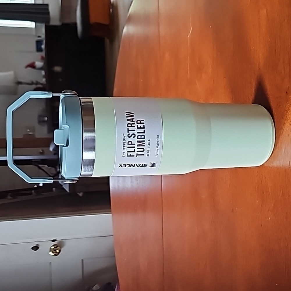 Stanley 30 oz Iceflow Flip Straw Tumbler